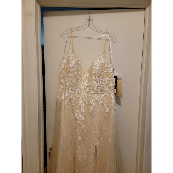 Juliet Collection Wedding Dress 249 4XL - Picture 8 of 12